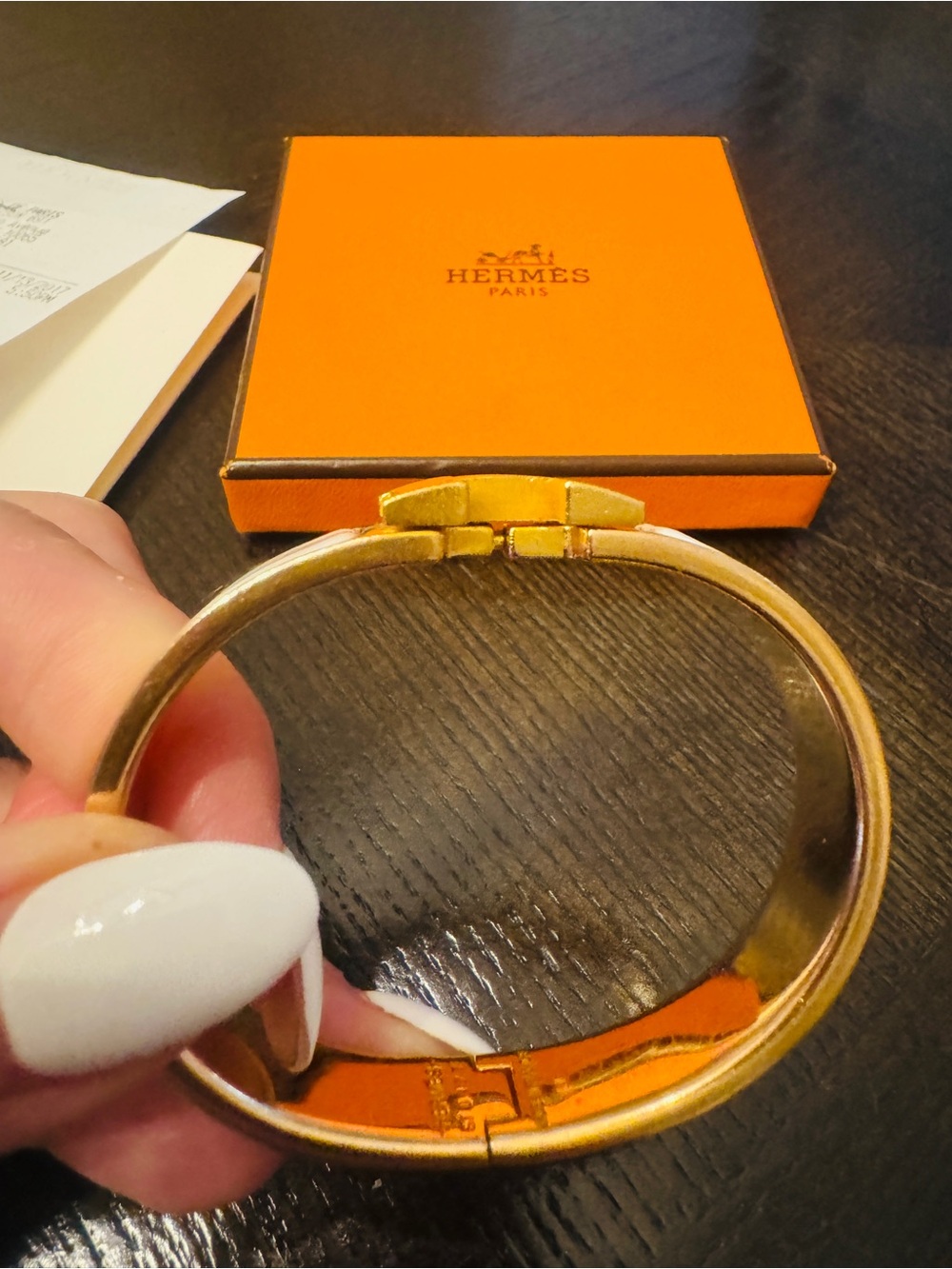 Authentic Hermès Clic H Enamel PM Bracelet in White and Yellow Gold with Receipt - Picture 3 of 14